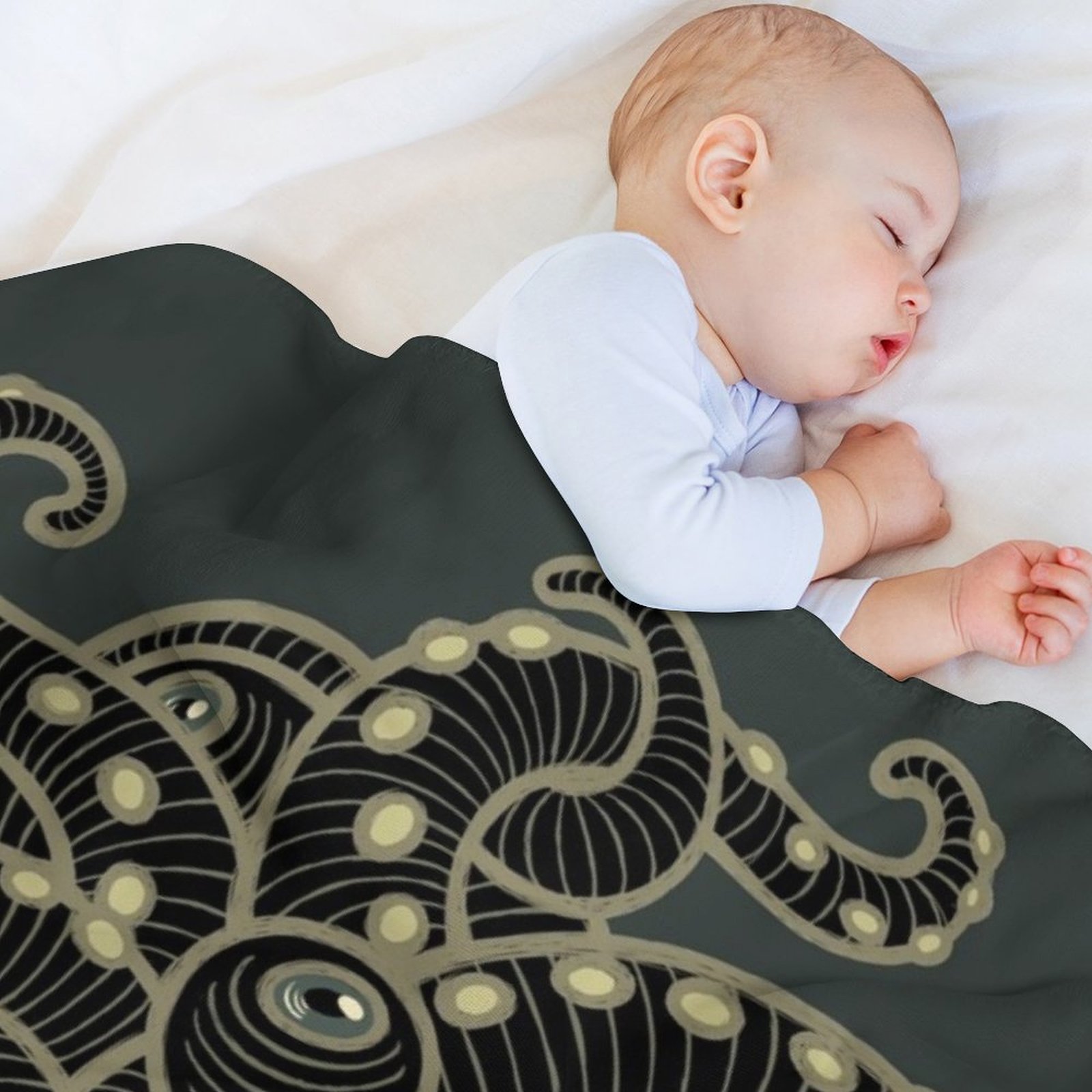 Cthulhu Lifestyle Dekentje Dec - Luxury Lifestyle Travel recensie en prijs
